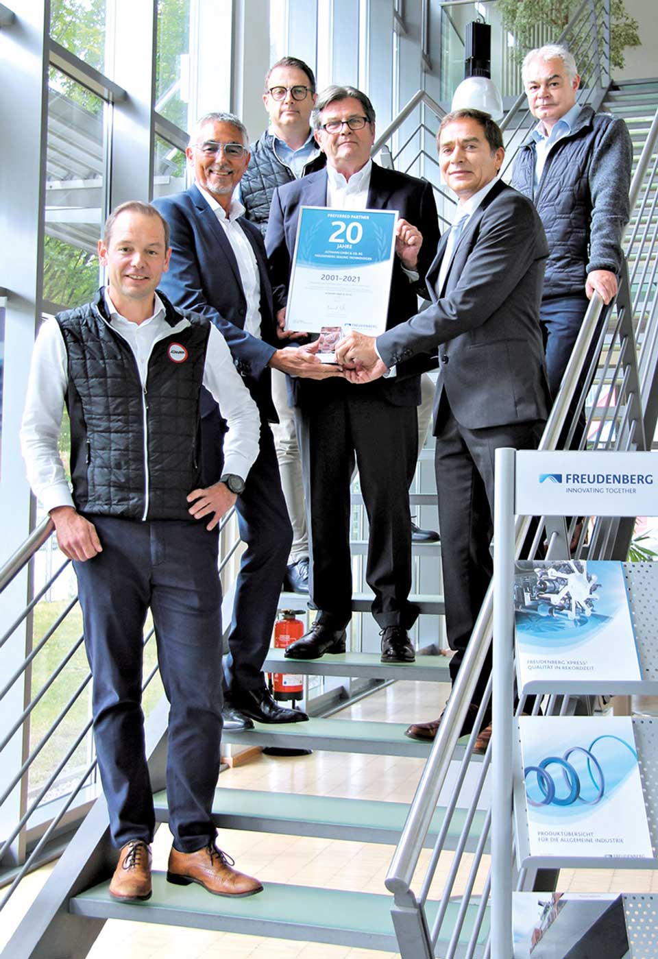 20 Jahre Partner-
schaft (von links):
Erich Bleimund,
Peter Throm,
Christian Dendl,
Joachim Scheuerer,
Ninoslav Bacan 
und Christian 
Feuchtwurzer.